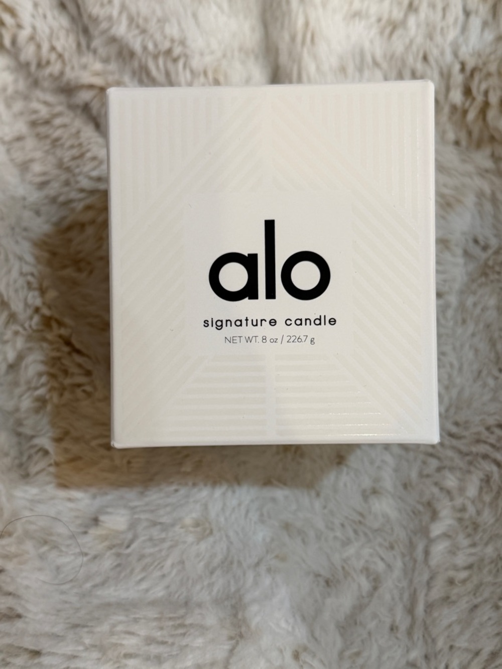 Alo Signature Candle (8 oz), NIB - Picture 5 of 5